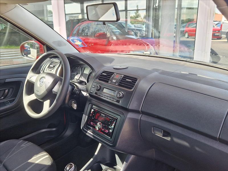 Škoda Fabia 1,2 TSI SENZORY TAŽNÉ VÝHŘEV - fotka 16 z 33