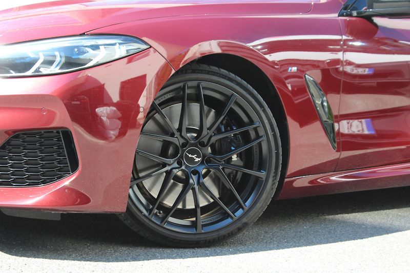 BMW Řada 8 840i xDrive Convertible - fotka 6 z 27