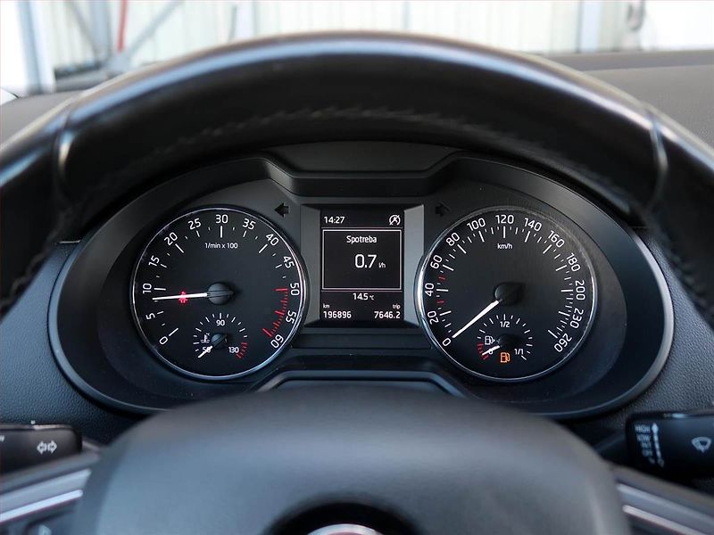 Škoda Octavia (2016) 2.0 TDI, Tempomat - fotka 11 z 17