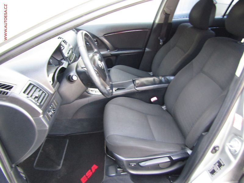 Toyota Avensis (2010) 1.8 i, AT, TZ - fotka 9 z 19