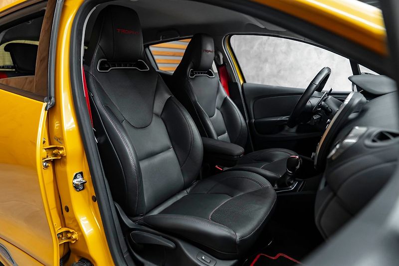 Renault Clio RS Trophy - fotka 23 z 27