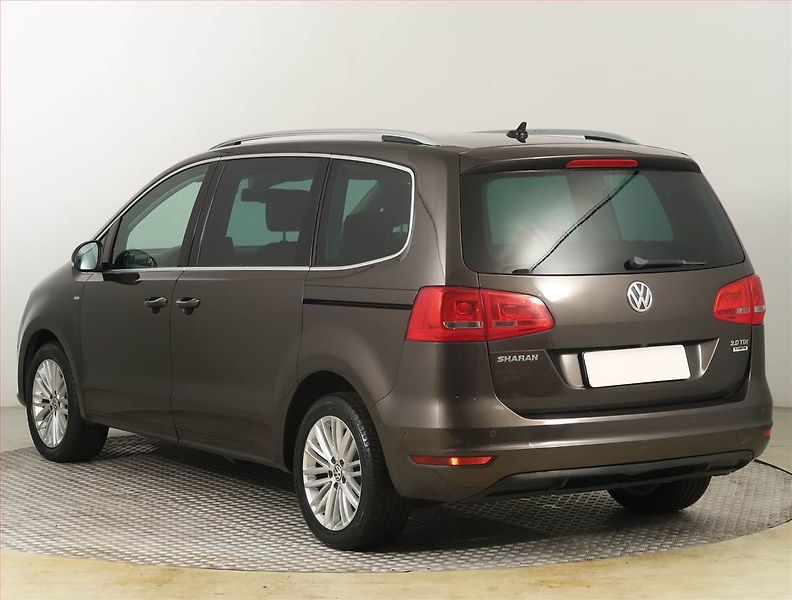 Volkswagen Sharan (2015) 2.0 TDI, Automat, 7 míst, Navi - fotka 4 z 29