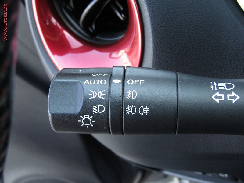 Nissan Juke (2015) 1.2 DIG-T, ČR, Navi, AC - fotka 12 z 17