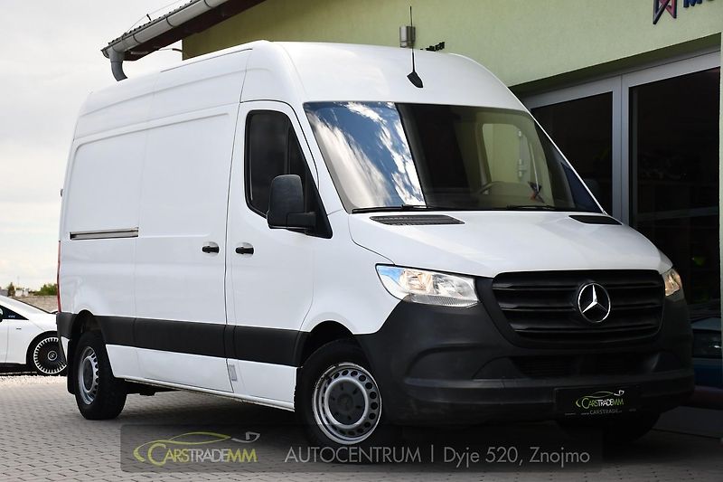 Mercedes-Benz Sprinter 211 CDI L2H2 (W907) 155k - fotka 7 z 37