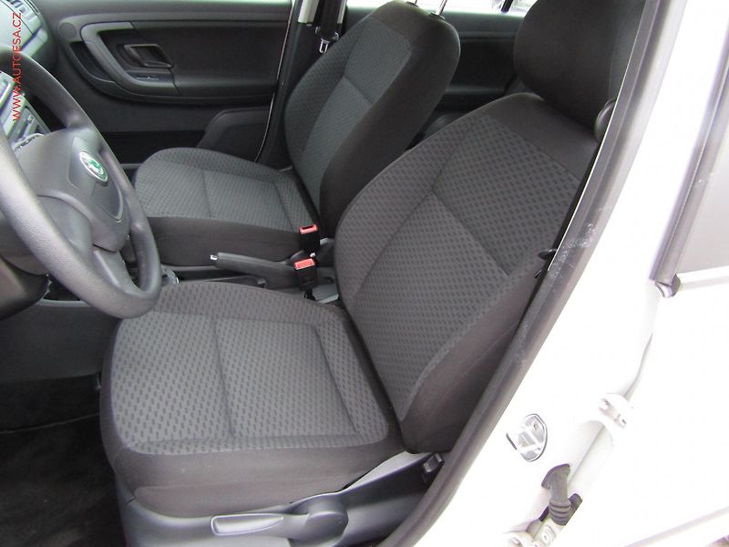 Škoda Fabia (2011) 1.2 TSi, Ambiente, +kola - fotka 9 z 18