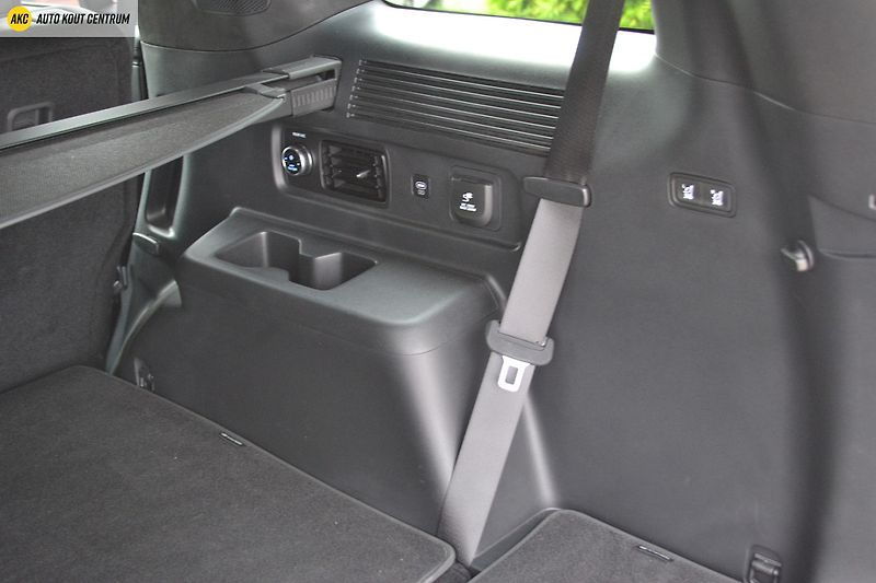 Hyundai Santa Fe 1.6T-GDI HEV 4WD CALLIGRAPHY 7 - fotka 35 z 95