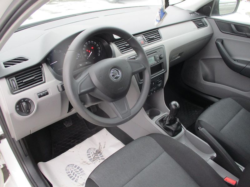 Škoda Rapid 1.2 TSi NOVÉ V ČR*L+Z PNEU - fotka 13 z 37