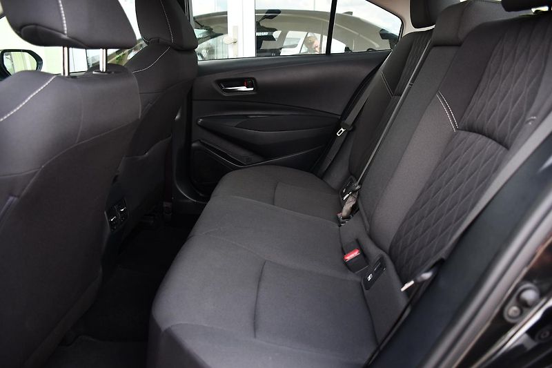 Toyota Corolla 1.5VVT-i 1M 2xKOLA  - fotka 17 z 36