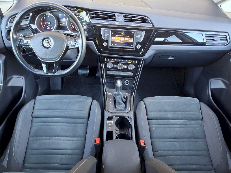 Volkswagen Touran (2017) HighLine DSG 2,0TDi 110kW - fotka 5 z 35