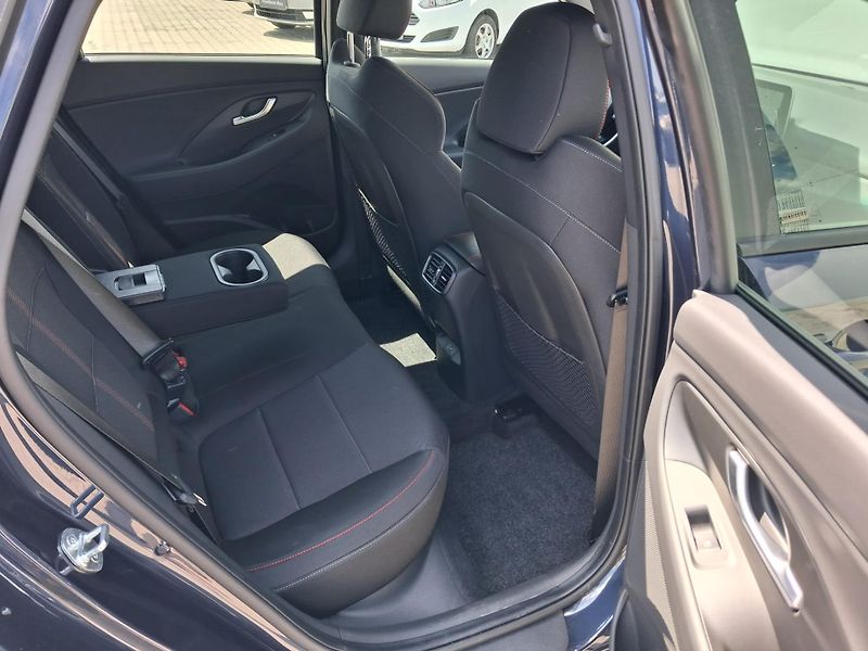 Hyundai i30 1.5 T-GDI MHEV DCT N-Line - fotka 20 z 24