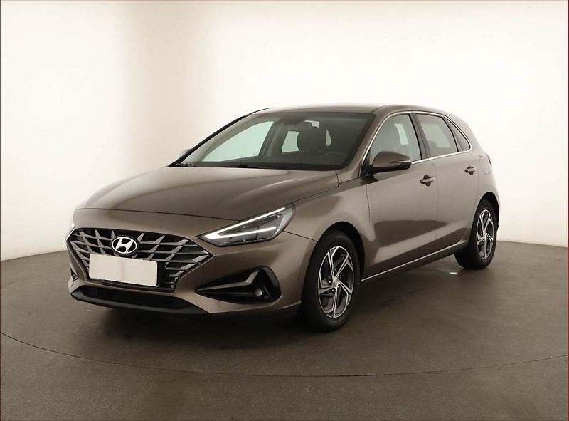 Hyundai i30 (2022) 1.0 T-GDI, Automat, ČR,1.maj - fotka 2 z 14