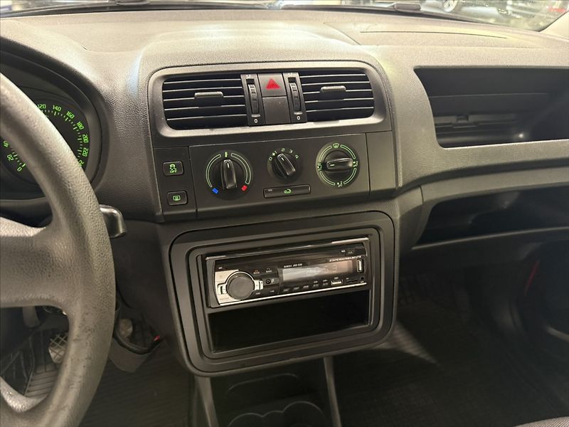Škoda Fabia 1,2   i ALU KOLA STK 05/2028 - fotka 9 z 19
