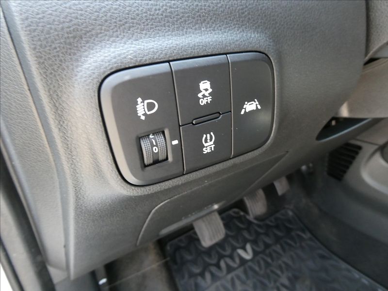 Hyundai i10 1,0 i 49kW 1.majitel, DPH, ČR - fotka 26 z 30