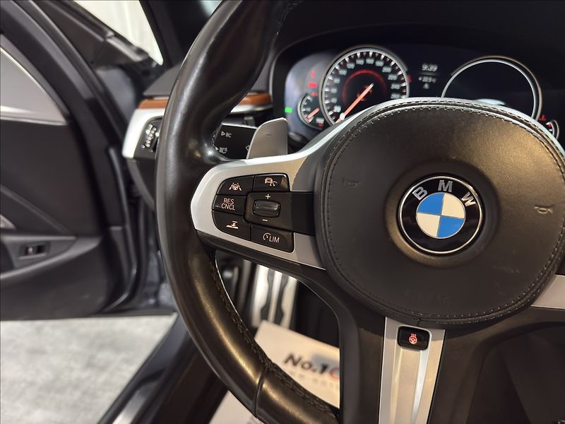BMW Řada 5 3,0   540i LUXURY M-PAKET HARM - fotka 12 z 40