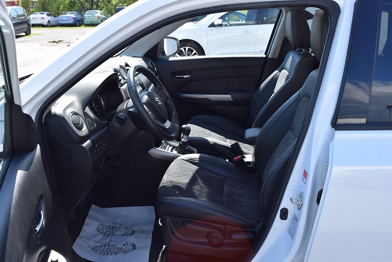 Suzuki Vitara (2019) 1.4 103kw BOOSTER JET ALL GRIP - fotka 22 z 50
