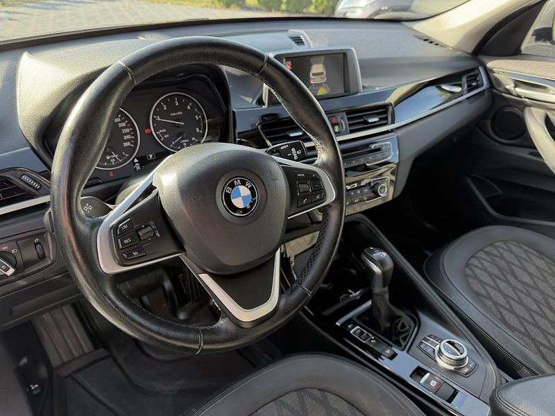 BMW X1 (2016) 110 kW xLine xDrive - fotka 16 z 24
