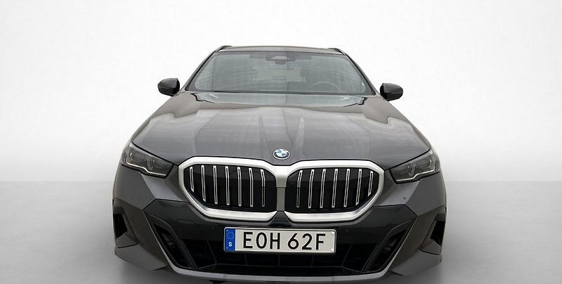 BMW Řada 5 520d AWD Touring MSport Tažné - fotka 2 z 35