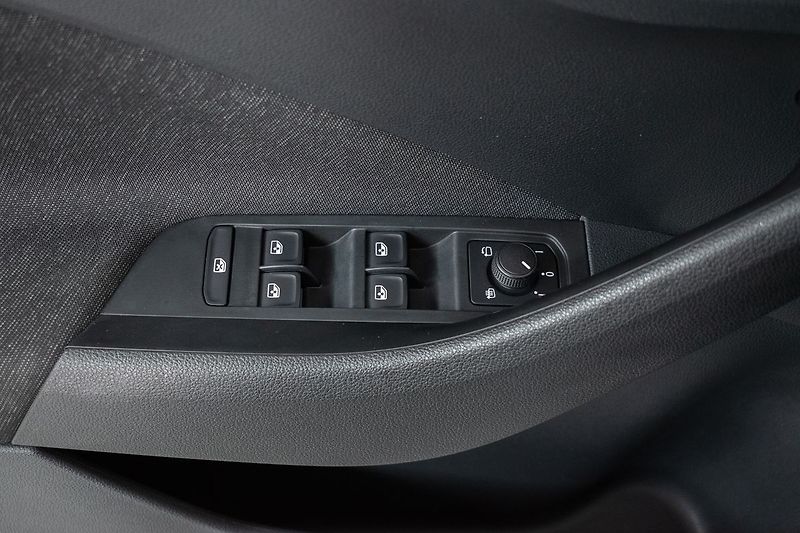 Škoda Kamiq 1.5TSI DSG*STYLE*ACC*KAMERA*ČR - fotka 15 z 42