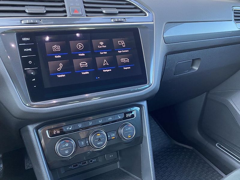 Volkswagen Tiguan 2,0 BiTDI 4Mot Highline DSG - fotka 15 z 27