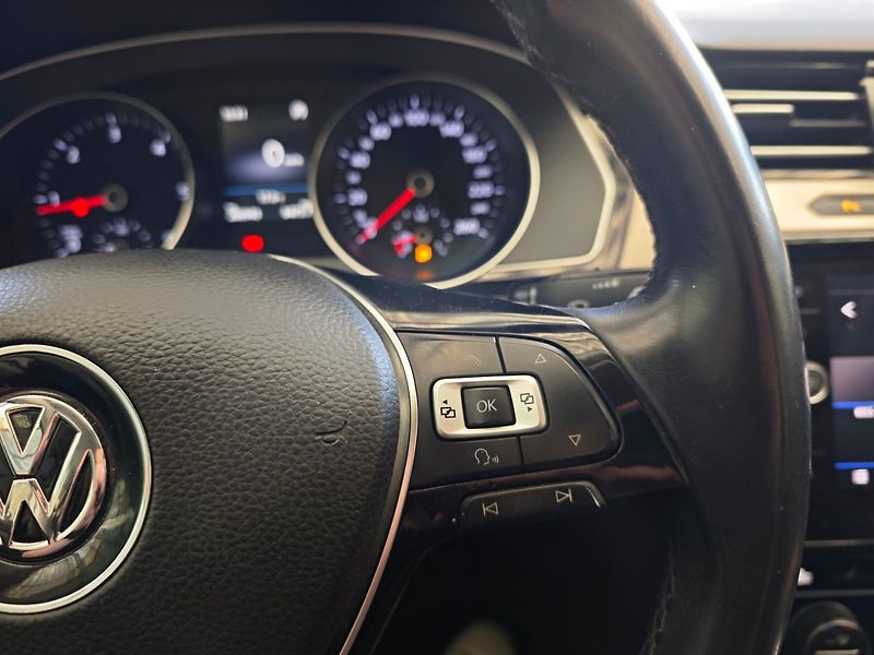 Volkswagen Passat (2017) 2.0 TDi Highline ACC Manuál - fotka 20 z 36