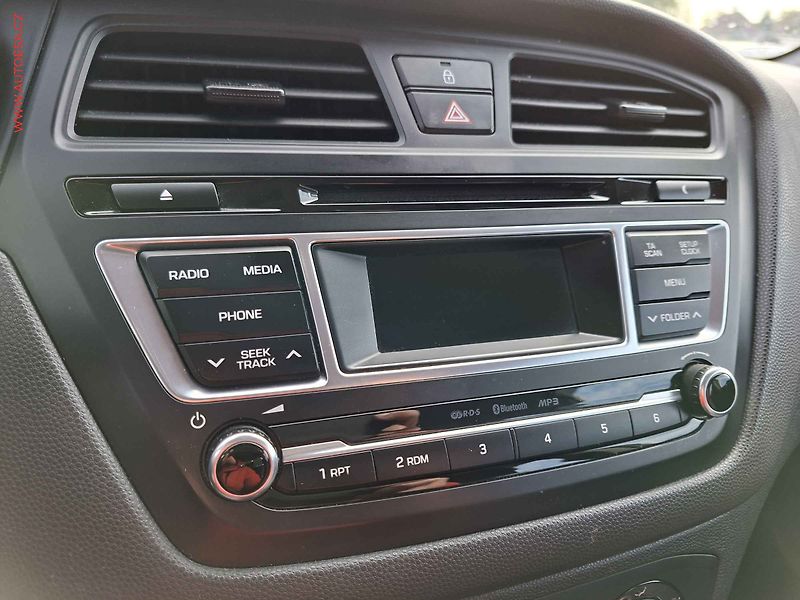 Hyundai i20 (2015) 1.2CVVT, 2.maj,ČR, AC, tempo - fotka 11 z 17
