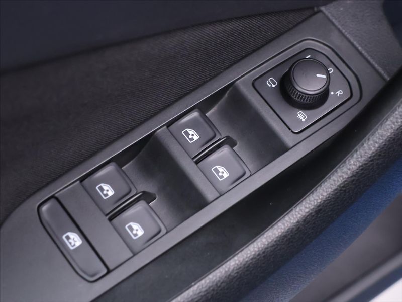 Škoda Kamiq 1,0 TSI DSG Style Sport Virtua - fotka 13 z 35