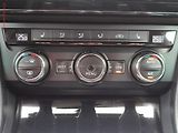 Škoda Superb (2015) 2.0 TDi, Style, DSG, bixen - náhled 17