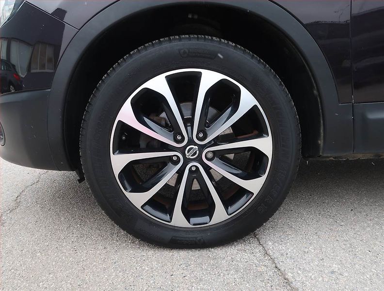 Nissan Qashqai (2012) i-Way 2.0 dCi, 4X4, Automat - fotka 15 z 19