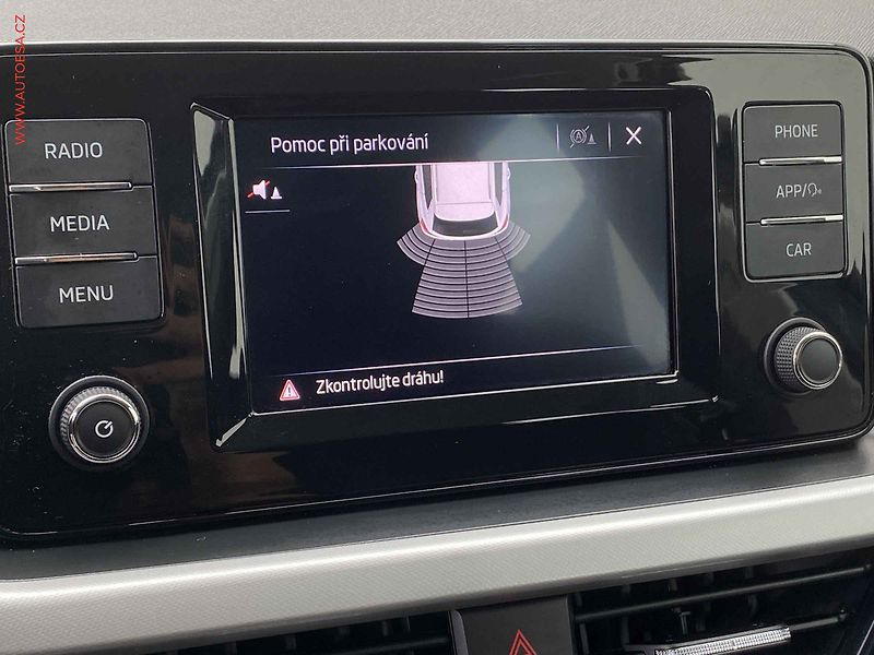 Škoda Kamiq (2020) 1.0 TSi, 1.maj,ČR, Ambition - fotka 16 z 17