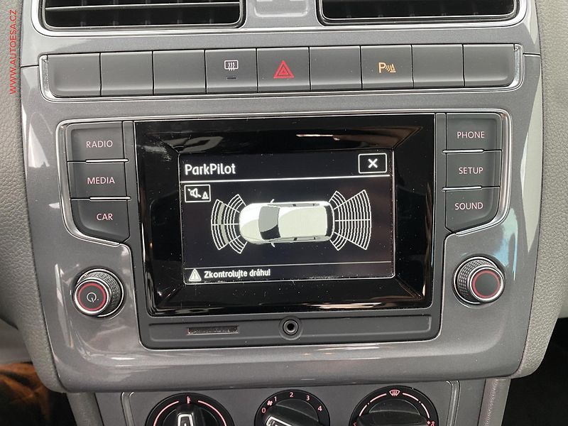 Volkswagen Polo (2014) 1.0 MPi, Fresh, +ALU - fotka 16 z 17