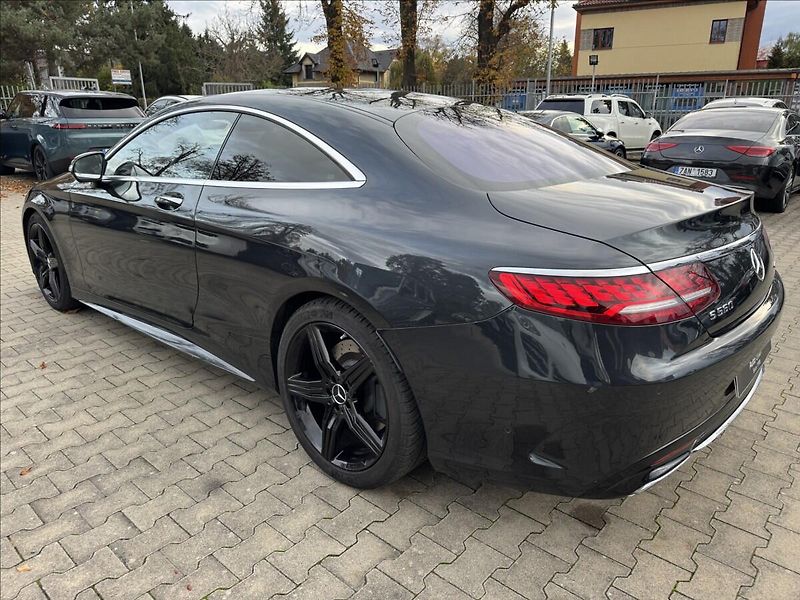Mercedes-Benz Třídy S 560 4Matic AMG - fotka 7 z 37