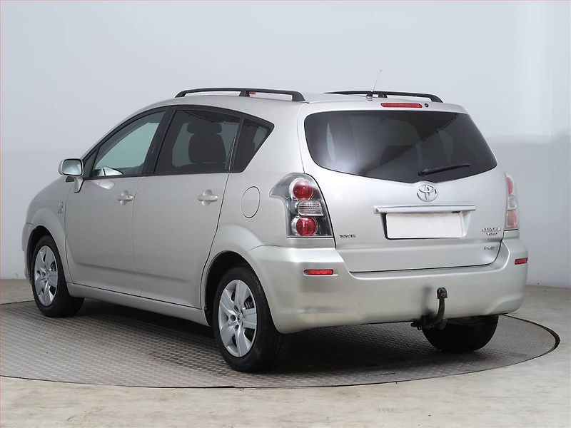 Toyota Corolla Verso (2008) 2.2 D-4D, 7 míst, nová STK - fotka 3 z 15