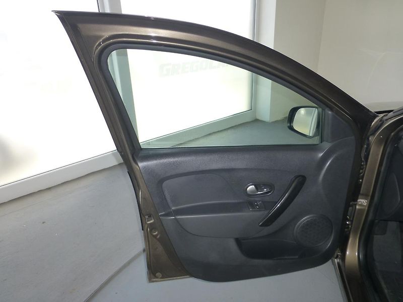Dacia Logan (2020) 1,0SCE**KLIMATIZACE**ČR!! - fotka 10 z 25