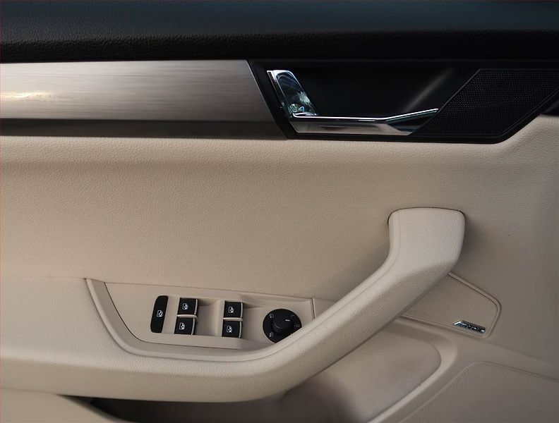 Škoda Superb (2016) Style Plus 2.0 TDI, Kůže, Navi - fotka 16 z 22