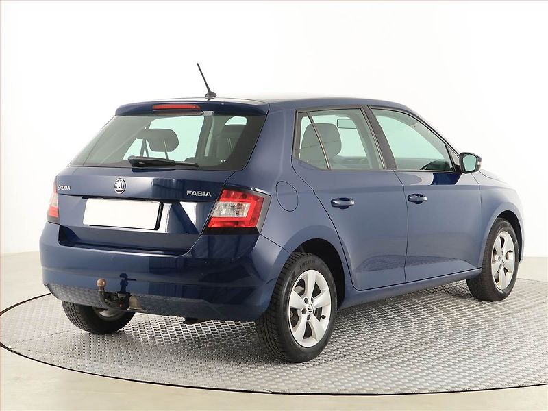 Škoda Fabia (2015) 1.2 TSI, Tempomat - fotka 5 z 17