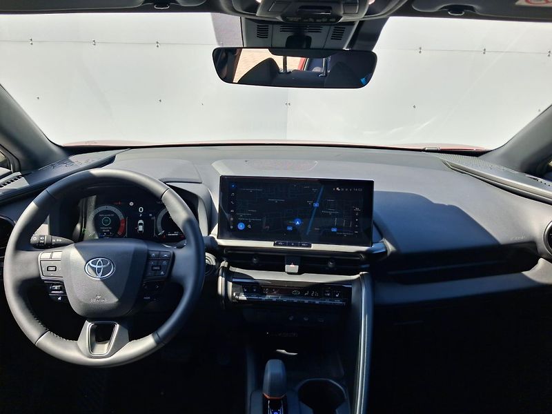 Toyota C-HR 2,0 PHEV E-CVT Style - fotka 5 z 24