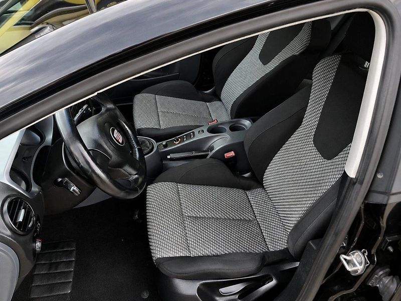 Seat Leon 1,6 MPi (75kW)*STK DO 7/2028* - fotka 10 z 15