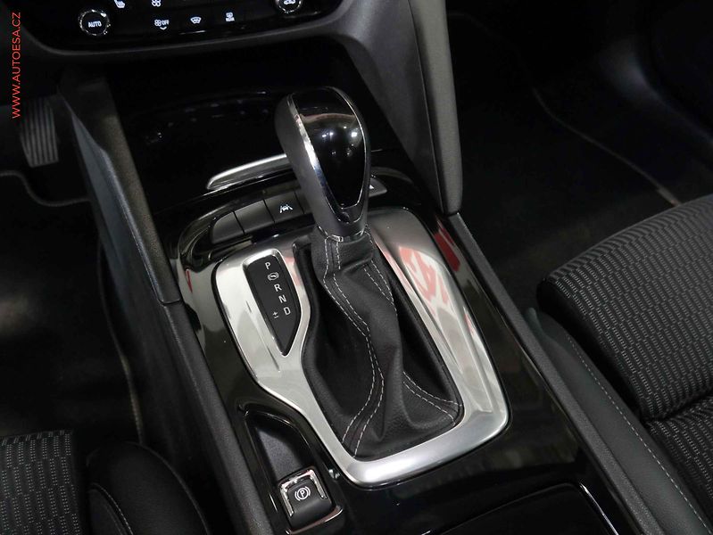 Opel Insignia (2021) 2.0CDTi, AT, výhřev sed - fotka 17 z 21