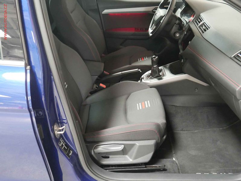 Seat Arona (2019) 1.5 TSi, FR, navi, TZ - fotka 12 z 21