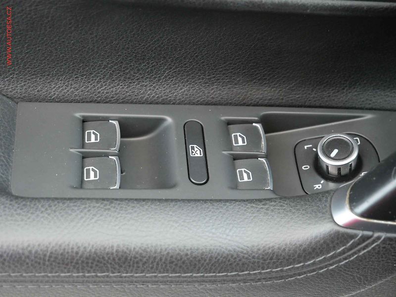 Volkswagen Passat CC (2010) 2.0 TDi, ČR, STK9/28 - fotka 11 z 18