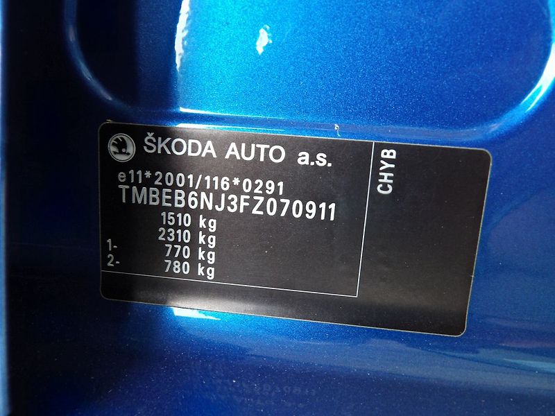Škoda Fabia 1.0MPi Ambition Alu Tempomat - fotka 27 z 28