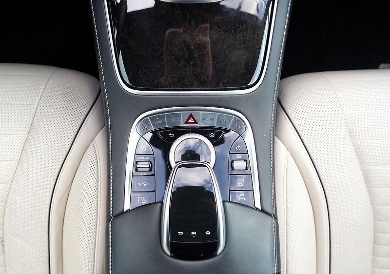Mercedes-Benz Třídy S S 350d Long 4matic AMG TV - fotka 36 z 50