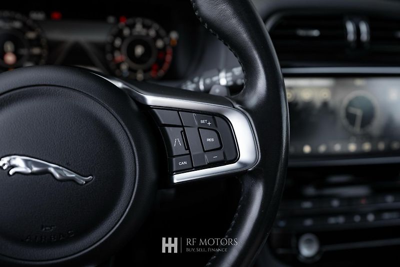Jaguar F-Pace (2020) 2.0 P250 184kW 4x4 - fotka 37 z 43