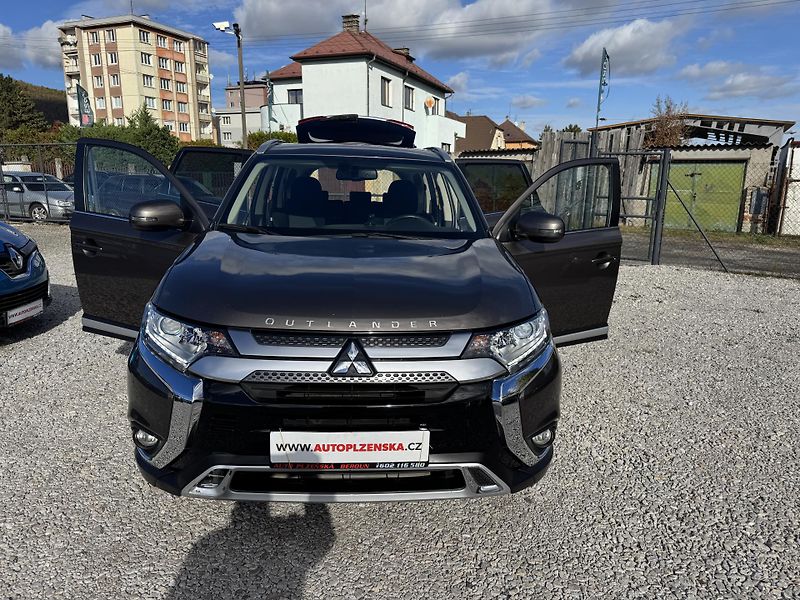 Mitsubishi Outlander (2021) 2.0i,MIVEC(110KW) DPH - fotka 9 z 40