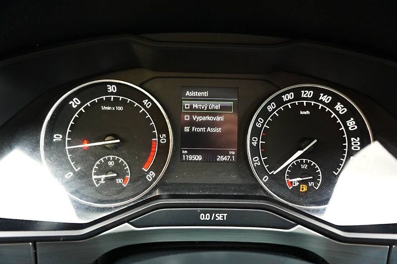 Škoda Superb (2015) STYLE PLUS 2,0 TDI 140 kW - fotka 36 z 52