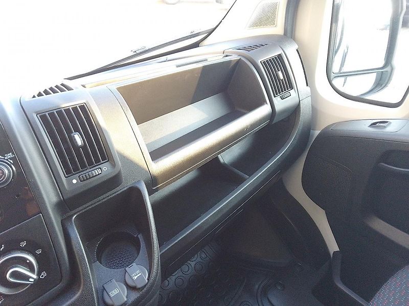 Peugeot Boxer (2024) 3500 L3H2 BlueHDi 140 MAN6 - fotka 21 z 34