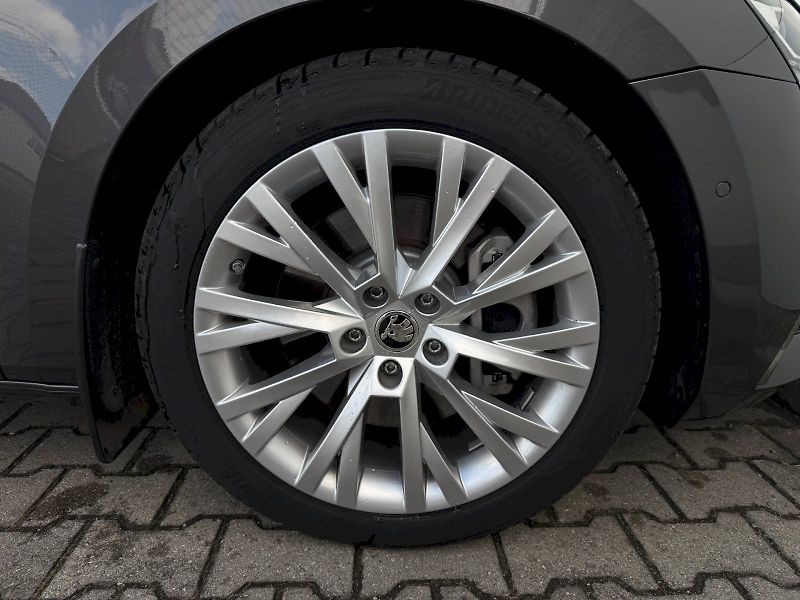 Škoda Superb (2022) 2.0 TSI 206 kW DSG 4x4 L&K - fotka 29 z 29