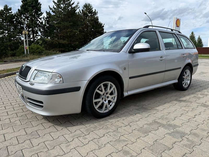 Škoda Octavia (2010) 1,9 TDI TOUR xenon - fotka 2 z 14