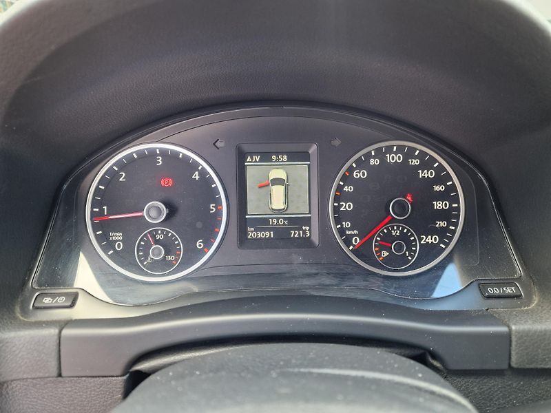 Volkswagen Tiguan 2,0TDI 4x4 LIFE NAVI TZ - fotka 15 z 19