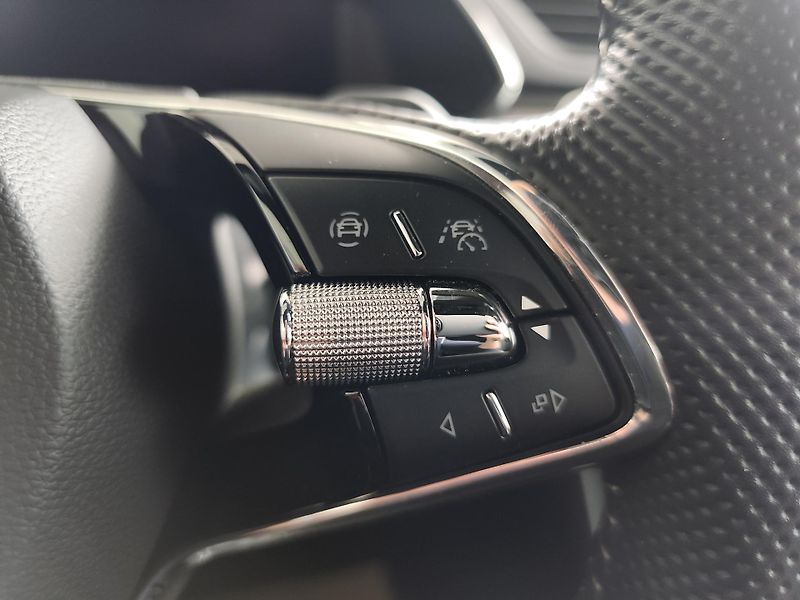 Škoda Superb (2023) 2.0TDi 110kW Sportline DSG - fotka 13 z 25